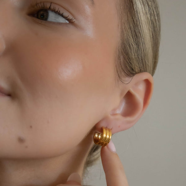 "C" SHAPE LAYERED STUDS