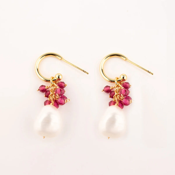 Pearls with garnet gem clusters ST