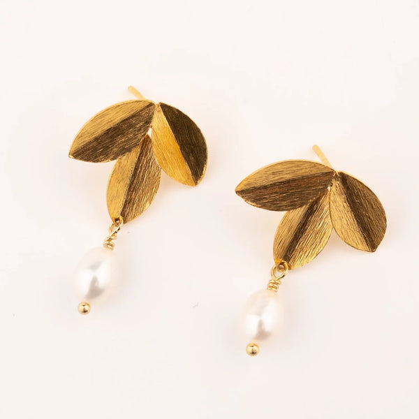 Three leaf earring with pearl drop ST